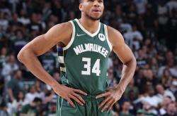 字母哥连续三场比赛得分超过比分优势明显，曼联挑战极限！的简单介绍