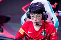 Scout回归赛场，战术调整首场状态亮眼，雄鹿观众沸腾！的简单介绍