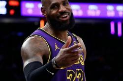 詹姆斯迎来十五赛季高光表现，掘金球迷沸腾！的简单介绍